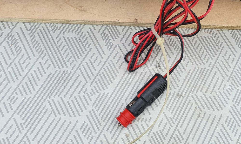 Compresor pe 12 V si butelie mare (cca 50 cm lungime) import Germania