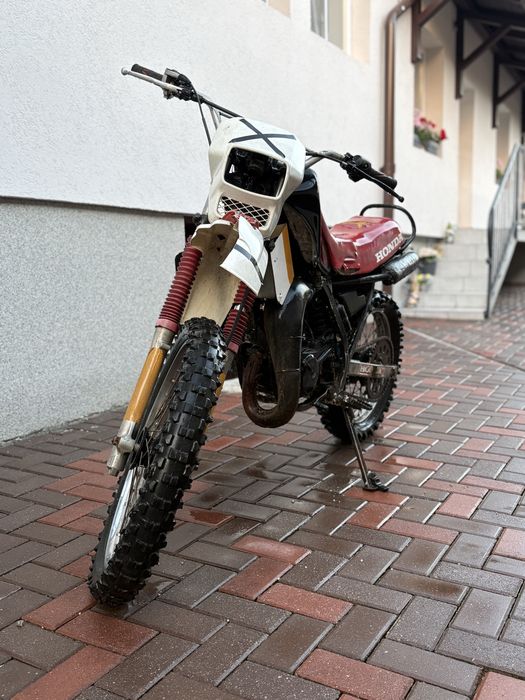 Vând Honda CR 125 cm cubi 2 timpi