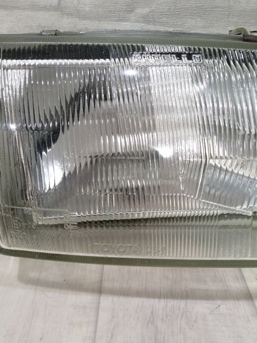 Фары тойота карина е