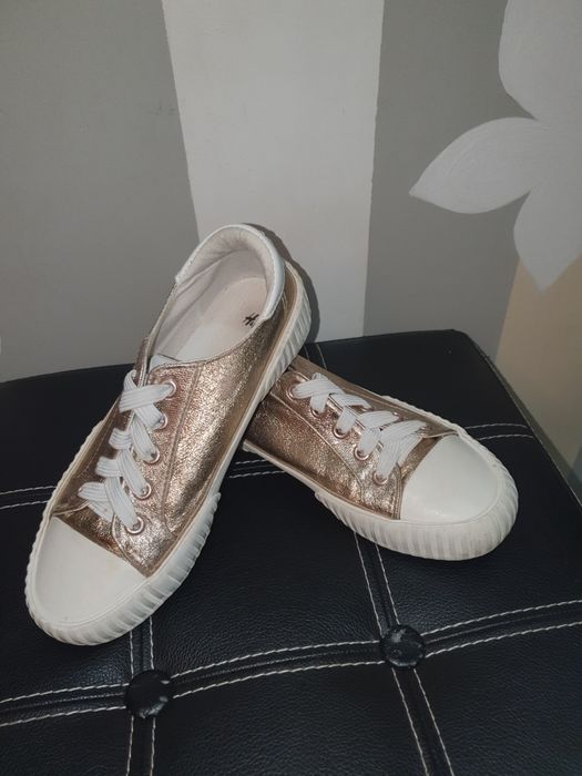 Златисти гуменки за момиченце No34 ,H&M