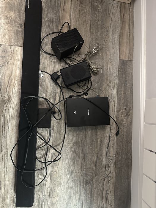 Vand Soundbar Samsung HW-R470, 4.1, 240W, Wireless, Dolby, Negru