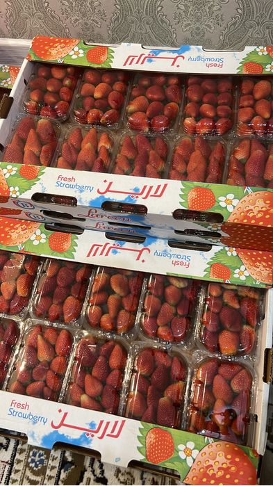 Свежая клубника 2 ящик бар