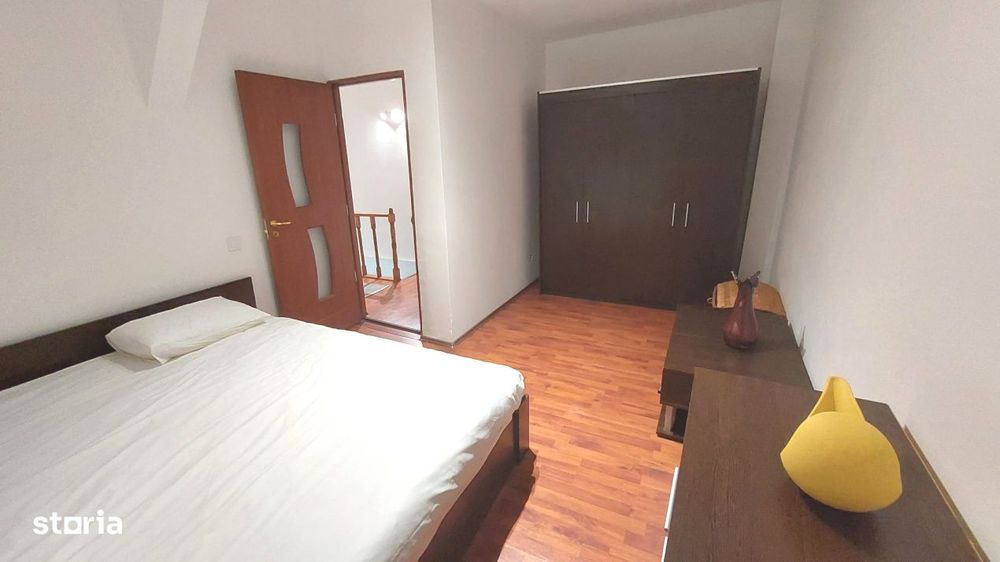 Apartament 3 camere zona Stefan cel Mare