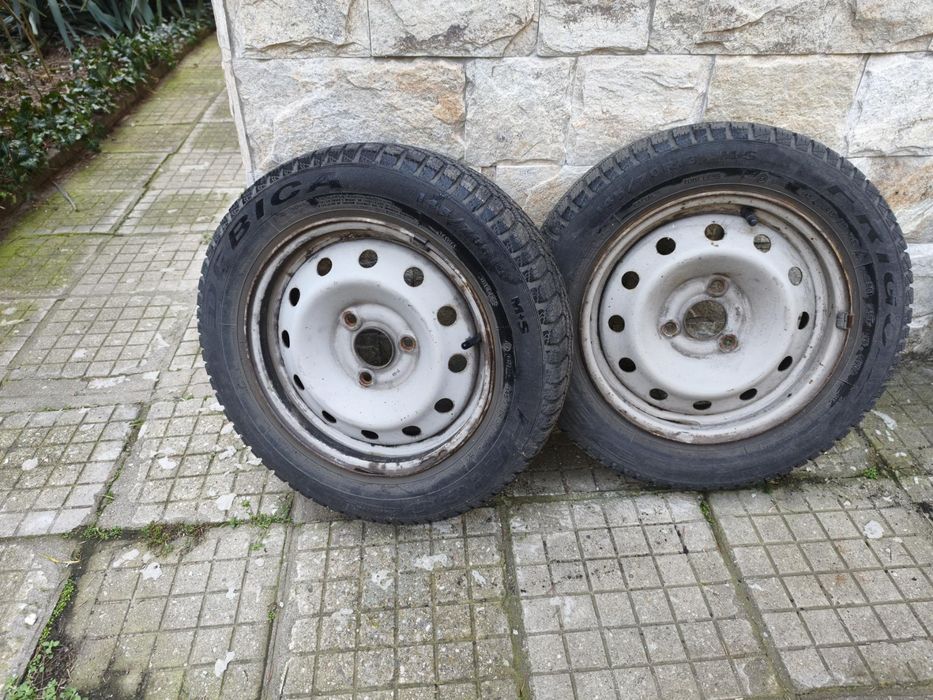 Гуми с джанти 4 бр. 155/65R14 - 60 евро и 2 бр. 145/70R -20 евро