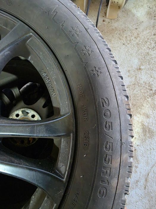 Set 4 jante aliaj ANZIO R16 + anvelope iarnă Dunlop 205/55 R16