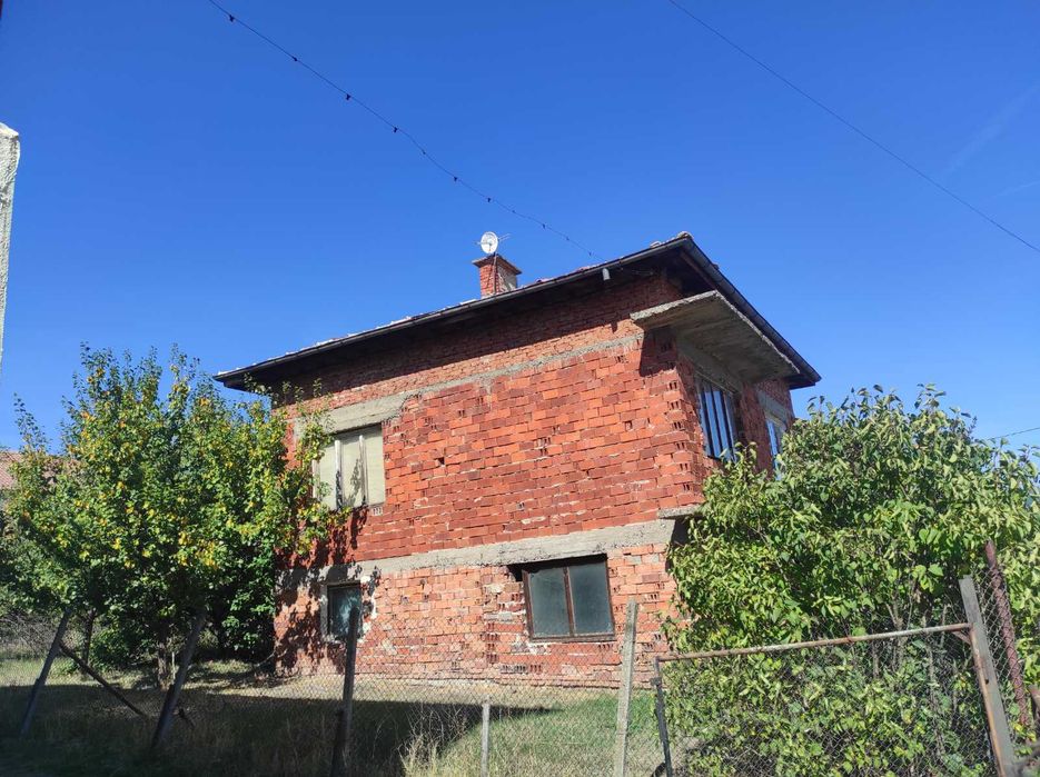 Продава се Къща в Брезник - 70 кв.м за 729 €/кв.м - Снимка #1