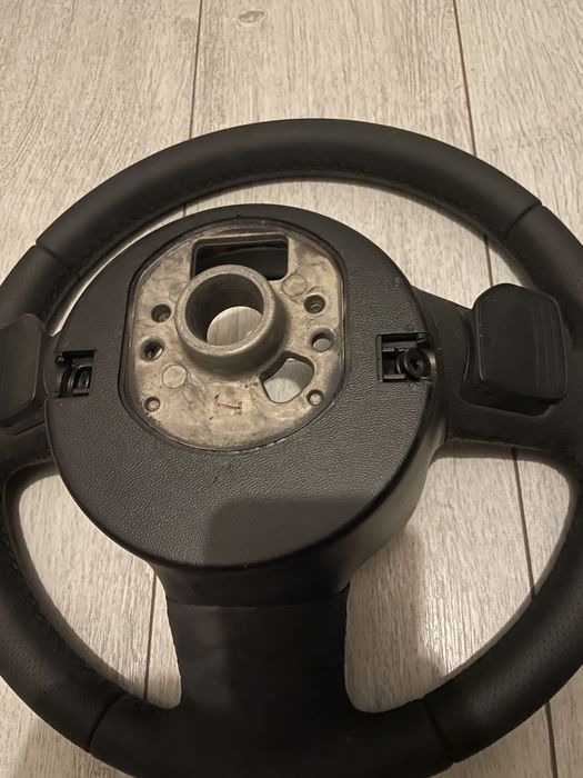 Vand volan audi retapitat cu padele