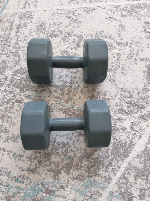 Гантели новые 5кг