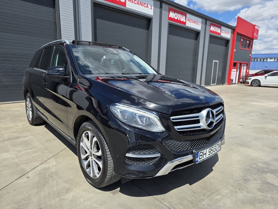 Mercedes GLE 250d 4Matic Automat An2018 204cp, Panoramic, Piele Navigație Bi-Xenon Led