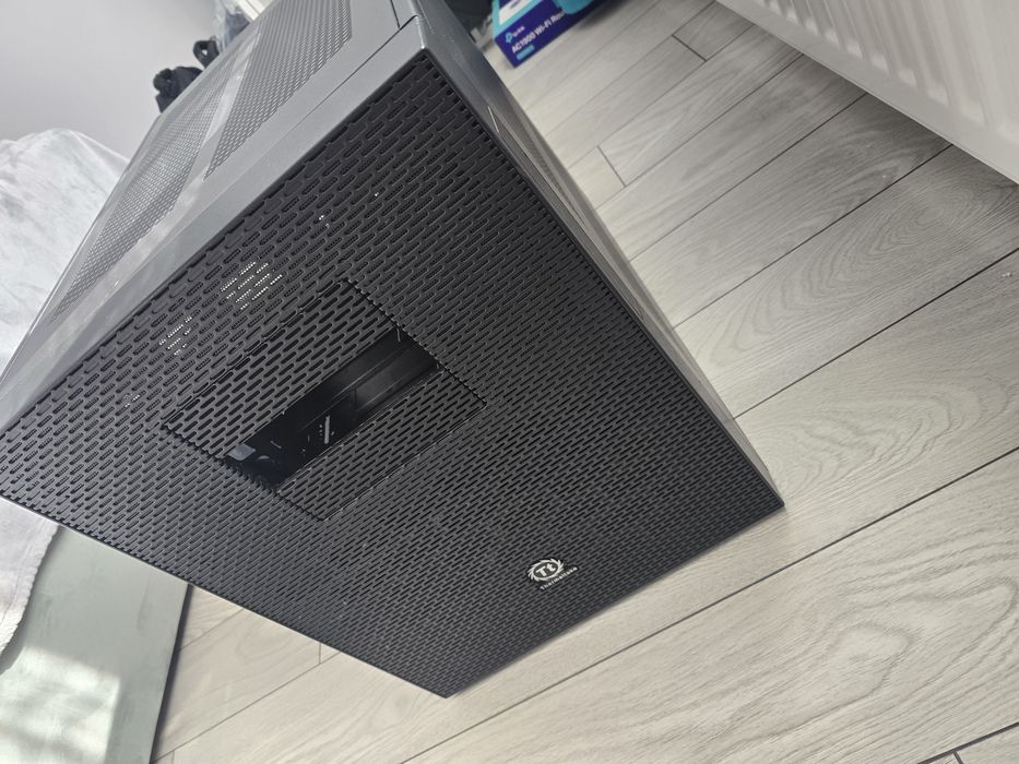 Carcasa PC server full tower thermaltake core x5