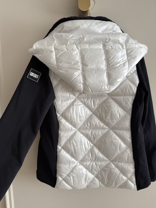 Продам куртку DKNY