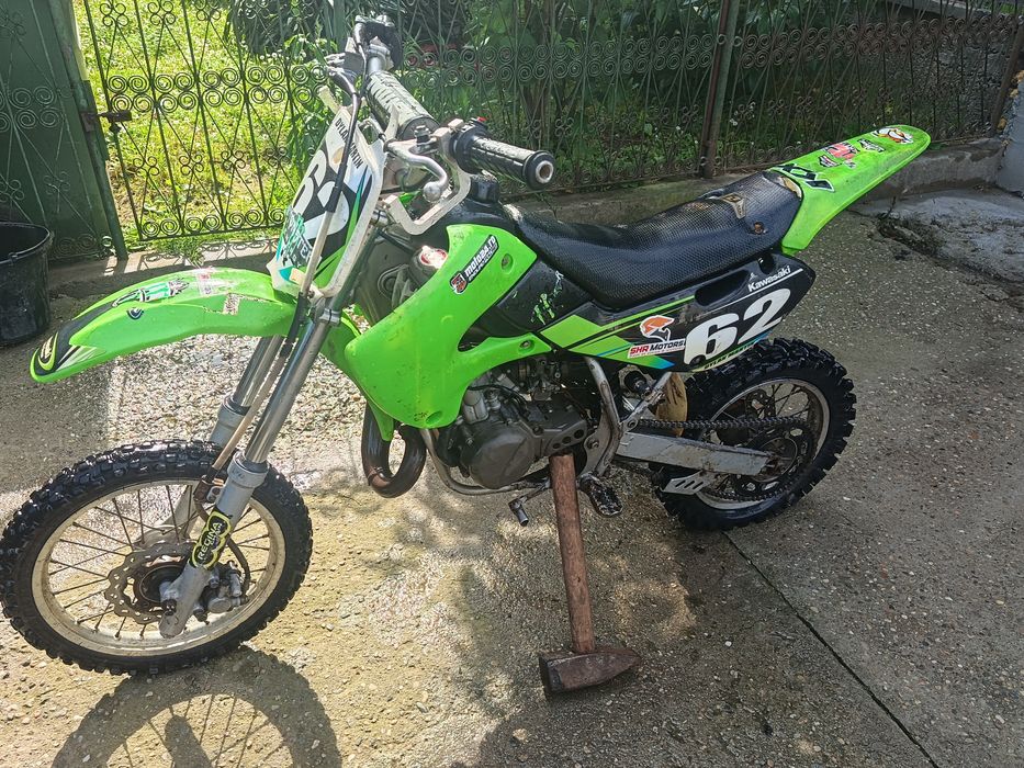 Vând Kawasaki 65