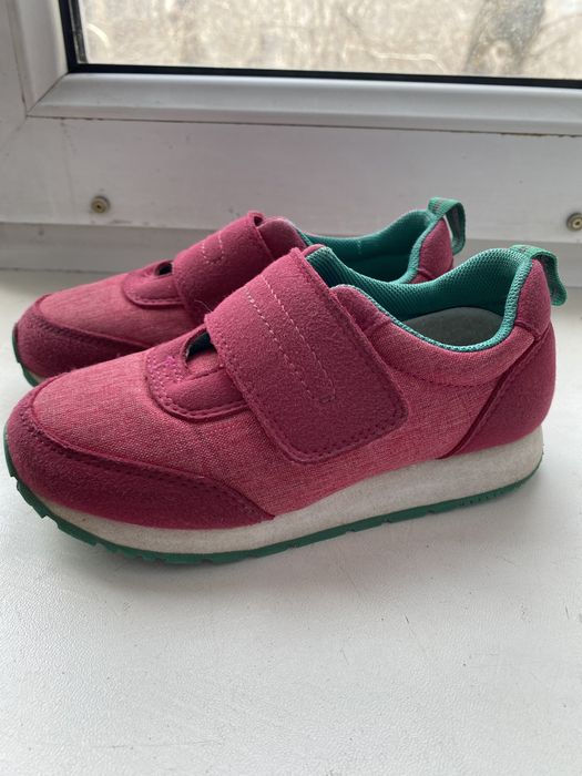 Продам кроссовки детские