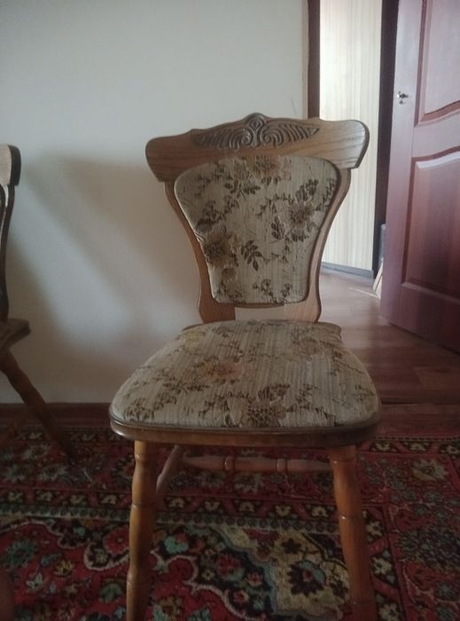 Продам стулья деревянные