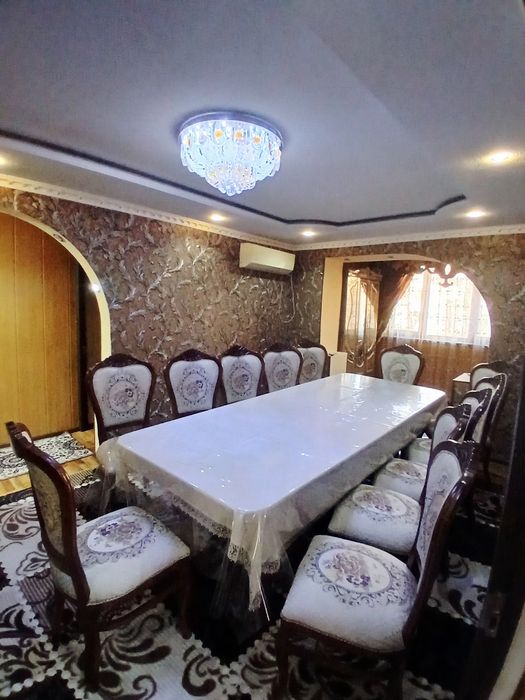 Продаётся 5 х комнатная квартира вторичка 2 квартиры в 1 этаже