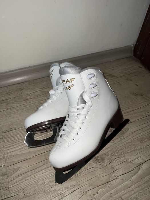 Фигурни кънки за лед