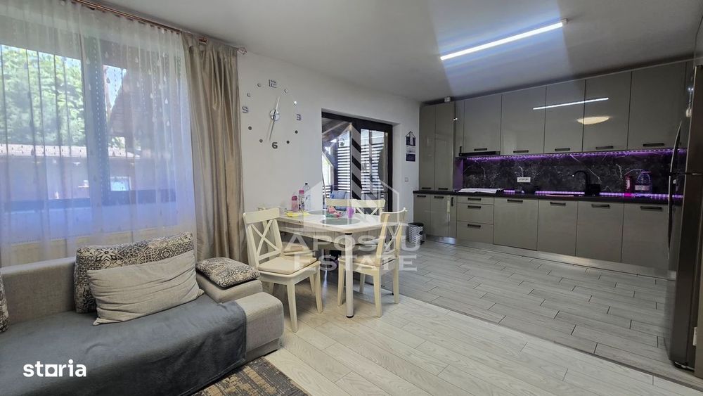 Casa individuala de vanzare cu 4 camere, 2 bai, terasa si foisor, Sag