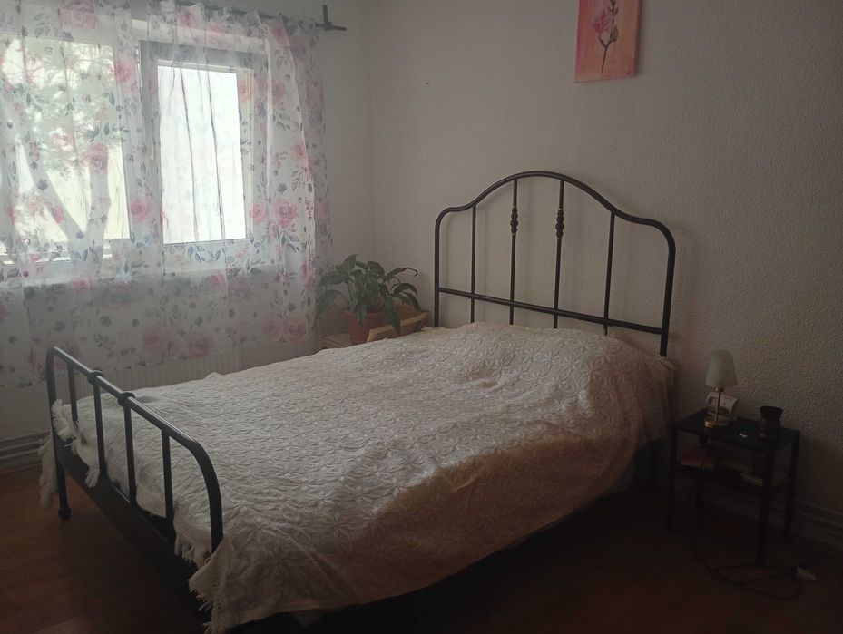 Apartament cu 3 camere,decomandat,de vanzare