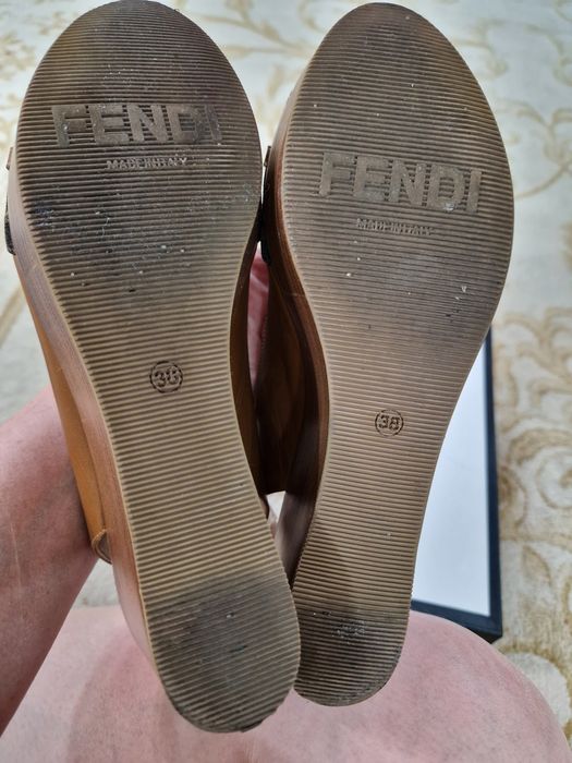 Босоножки-сабо Fendi, оригинал