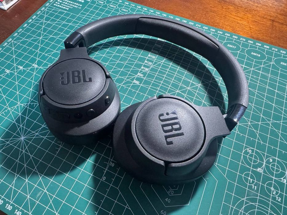 Наушники JBL Tune 770NC