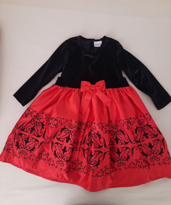 Детска кадифена рокля с дълъг ръкав