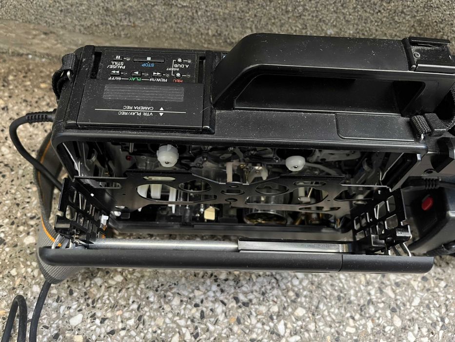 VHS видеокамера National M7