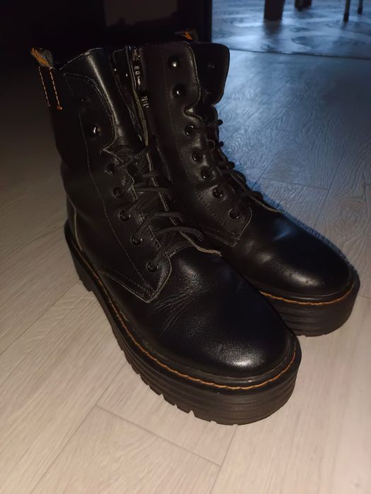 Продам осенние ботинки