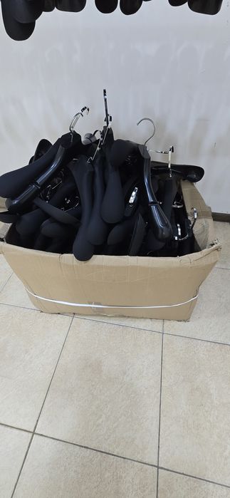 Продаю оптом вешалки для одежды