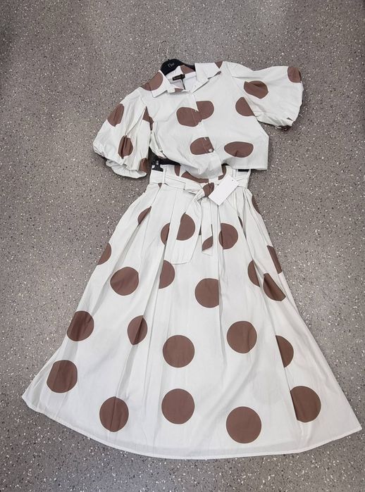 Costum două piese din colecția de primăvară Italia