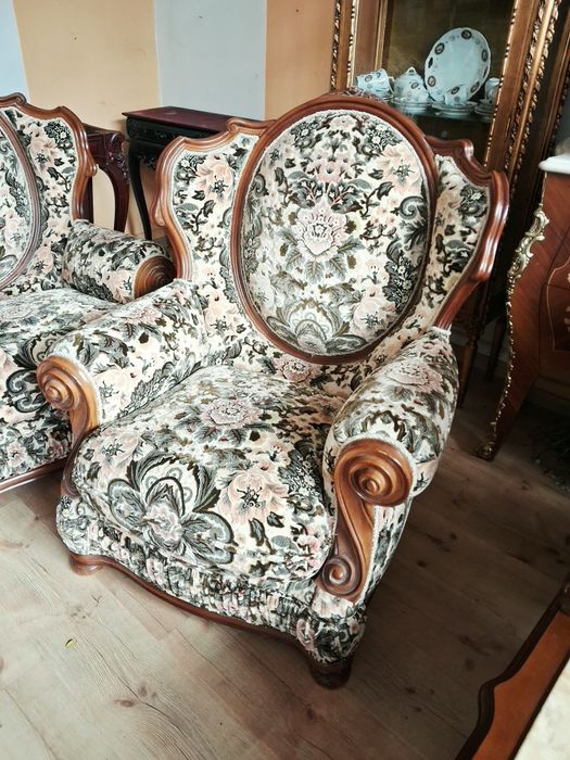 Диван  с  кресла