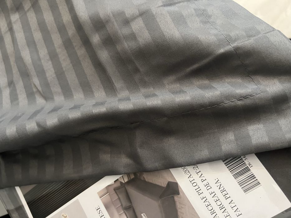 Lenjerie NOUA pat damasc-alba neagra hotel casa vila pensiune cazare