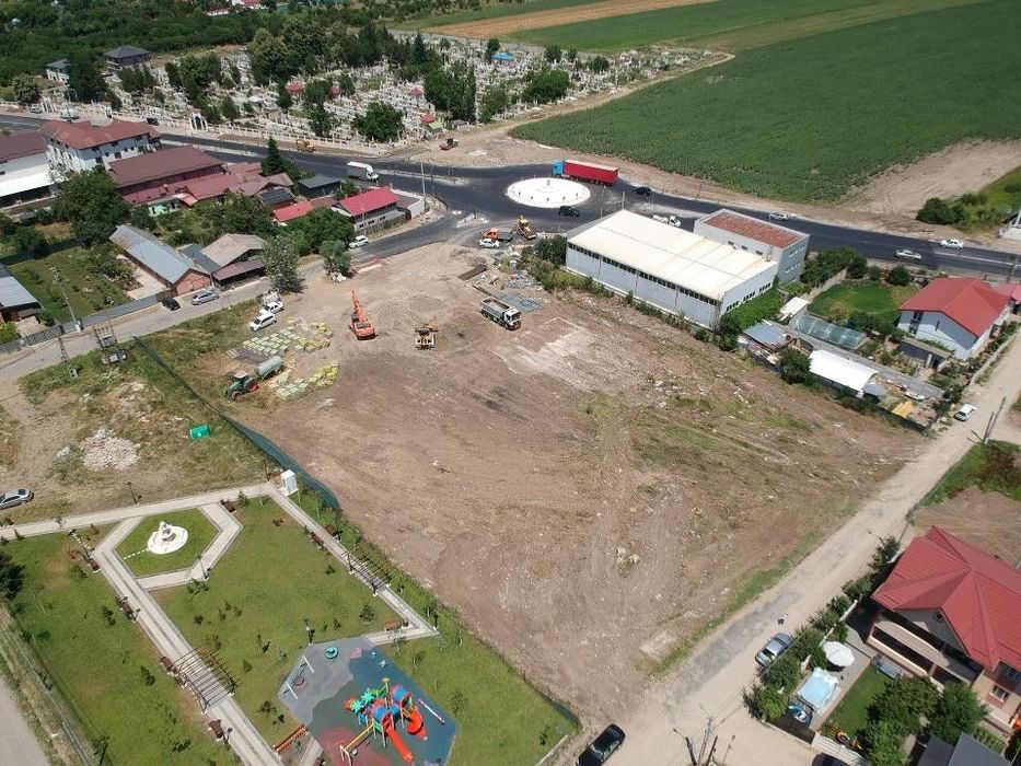 Teren 6.372 mp Afumati – colț giratoriu DN2, acces 3 strazi