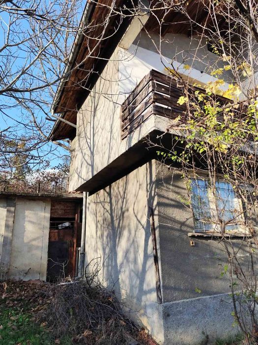 Къща двуетажна вила масивна