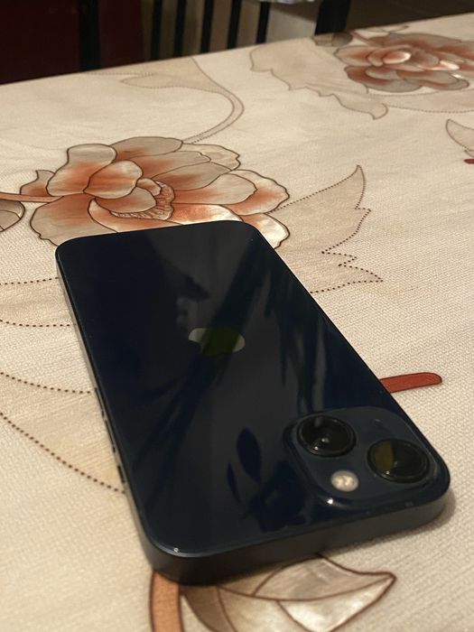 Айфон 13 с гарантиеи