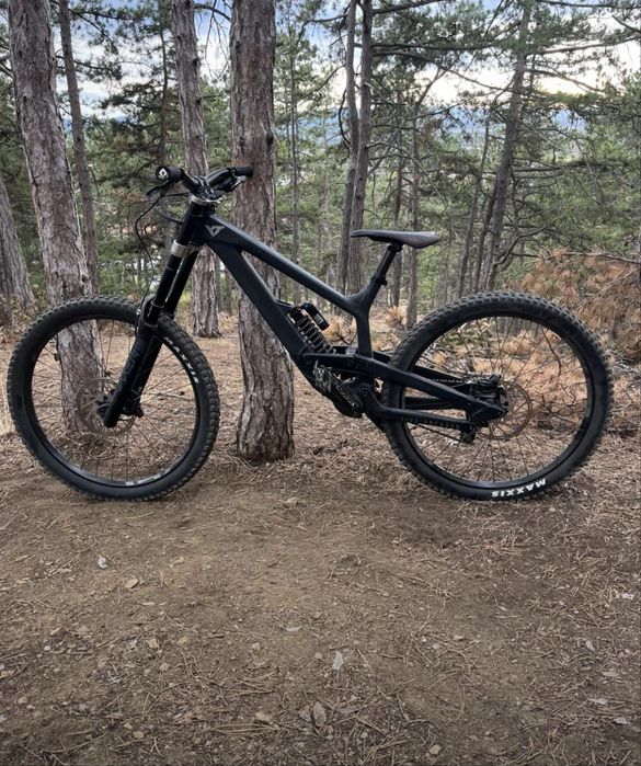 Yt tues base 2022 продава се спешно