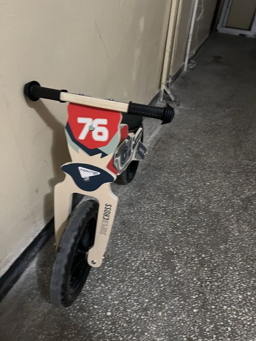 Bicicleta din lemn