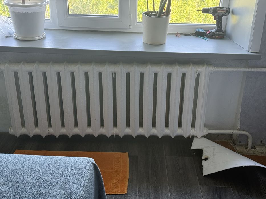 Продам чугунную батарею 15 секций