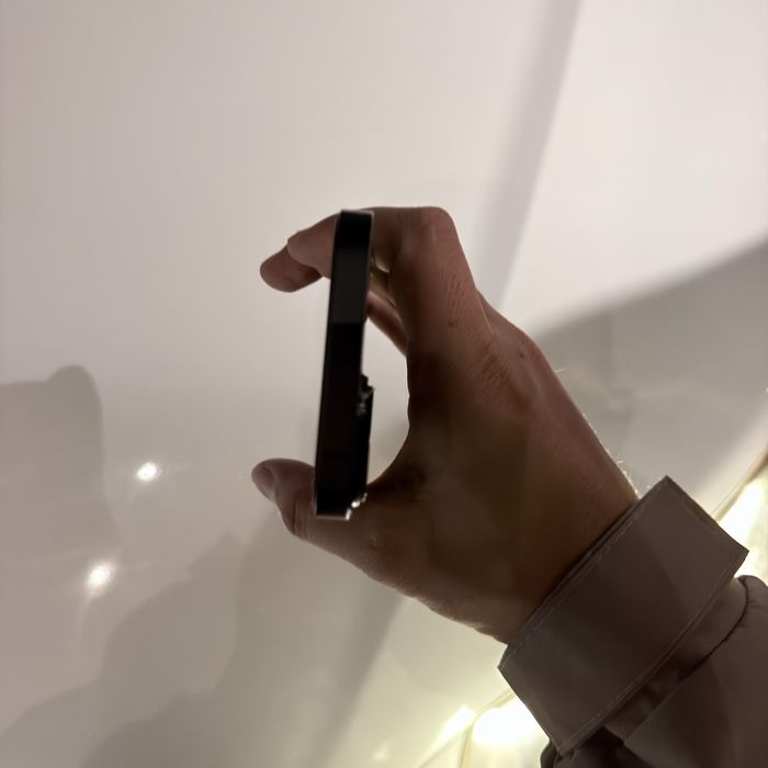 iPhone 14 продается