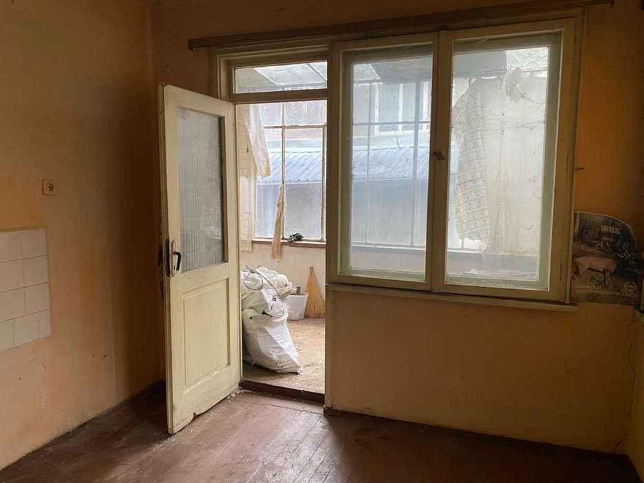 Продава се Етаж от къща в Карлово - 90 кв.м за 845 €/кв.м - Снимка #3