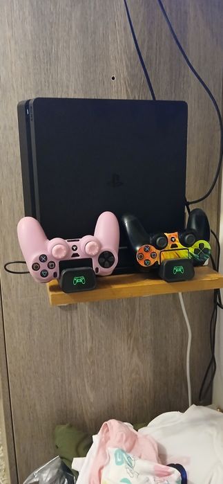 Se vinde Ps4 500gb