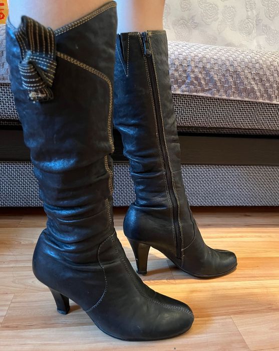 Продам женские сапоги, цены разные