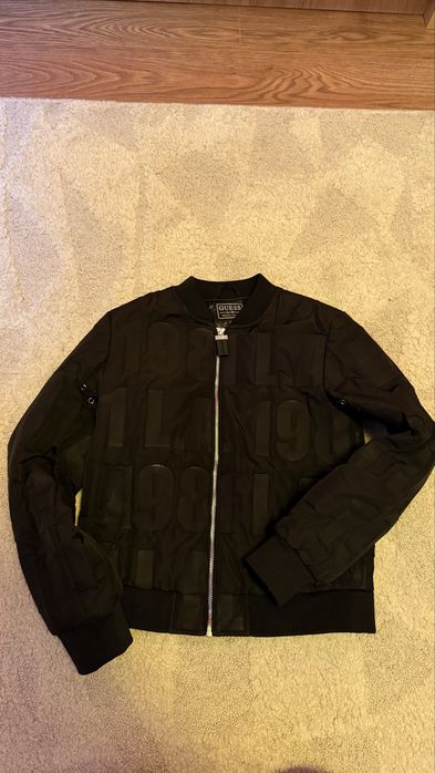 преходно яке GUESS