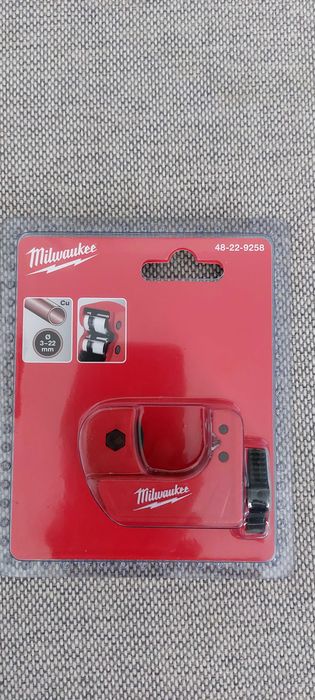 Mini tăietor țeavă cupru Milwaukee
