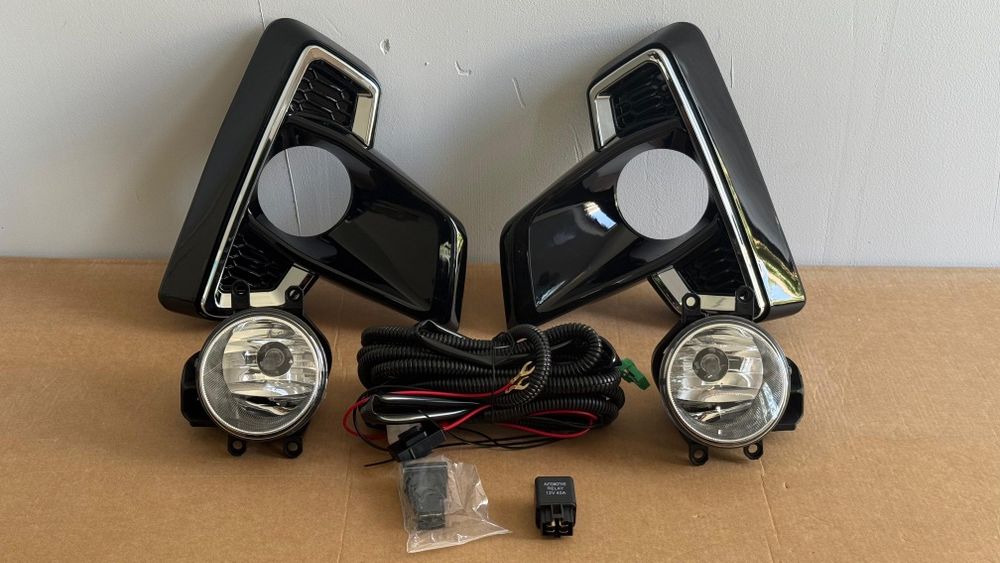 Противотуманки туманки Toyota Hilux