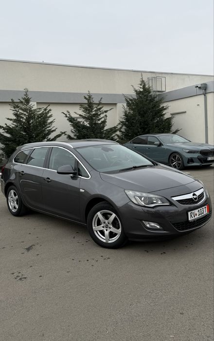 Opel Astra  J / Sports Tourer / 1.4 Turbo / Bi-Xenon / Euro 5