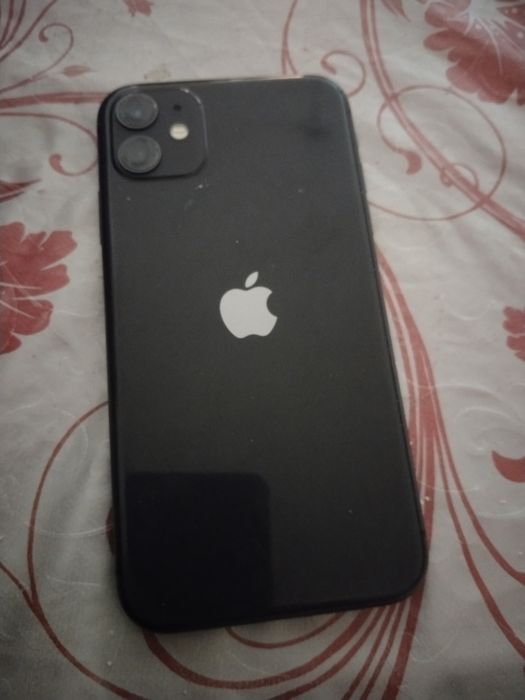 iPhone 11 64gb продаю