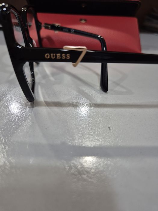 Диоптрични рамки  Guess и стъкла +1.5 диоптера