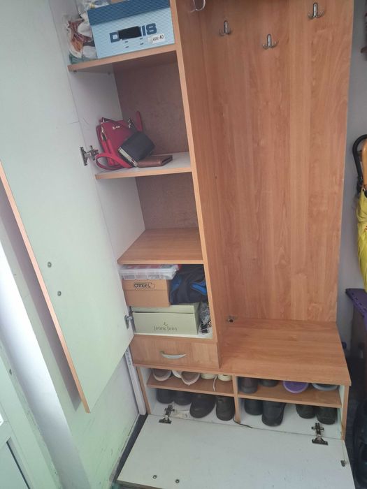 Vand cuier in stare foarte buna