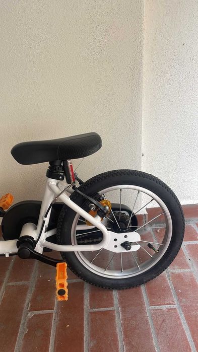 Bicicleta B-Twin aproape noua, folosita de doar 4 ori, stare impecabila !!!