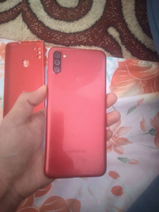 Самсунг А11. 64гб